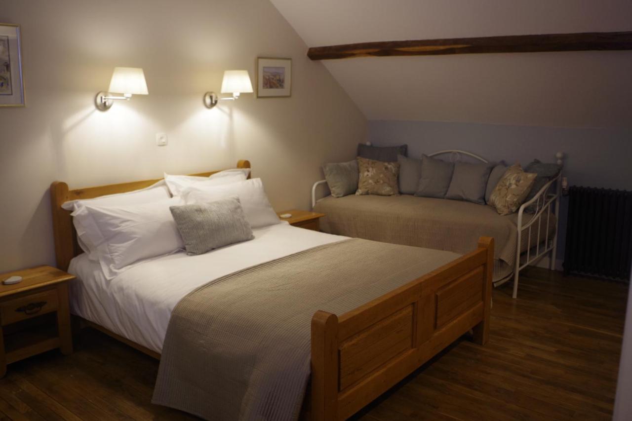 Chambres & Table D'Hotes De La Vieille Ferme Salon-la-Tour Zewnętrze zdjęcie