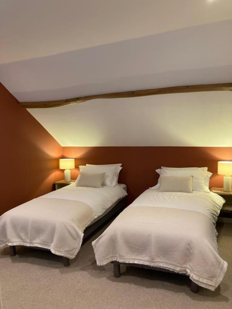 Chambres & Table D'Hotes De La Vieille Ferme Salon-la-Tour Zewnętrze zdjęcie
